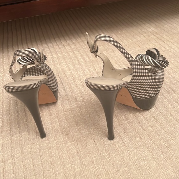 Stuart Weitzman US7.5 excellent condition, 5” heel (1.5” platform, very comfy!) - Picture 4 of 4